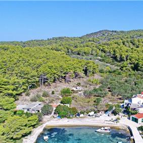 6 Bedroom Beachfront Villa with Heated Pool near Vela Luka on Korcula Island, Sleep 12